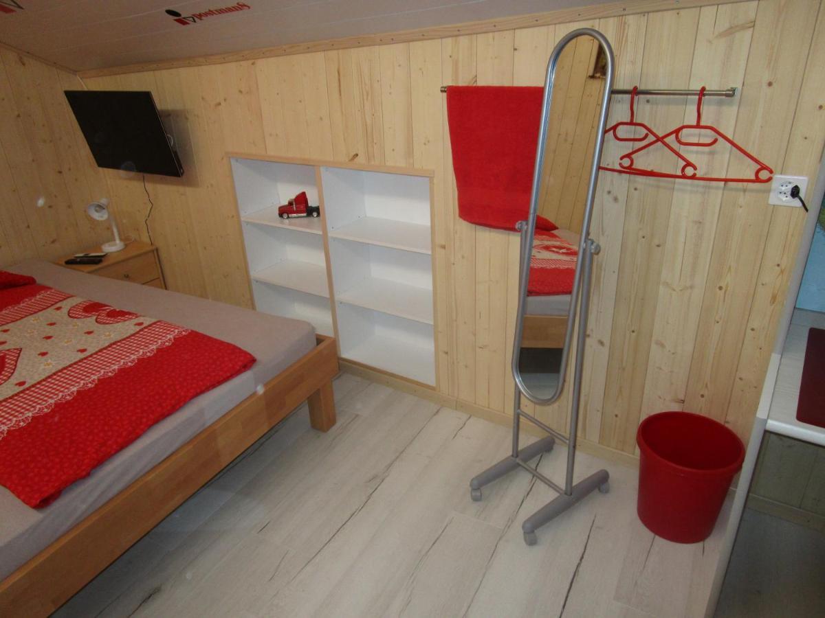 Postman8 - Bed And Breakfast Stalden Ngoại thất bức ảnh