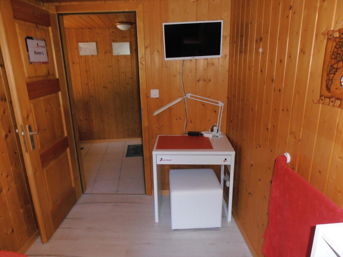 Postman8 - Bed And Breakfast Stalden Ngoại thất bức ảnh